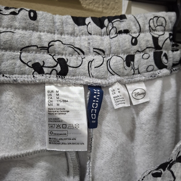 Divided H&M Disney Gray Mickey Mouse Set - Picture 9 of 10